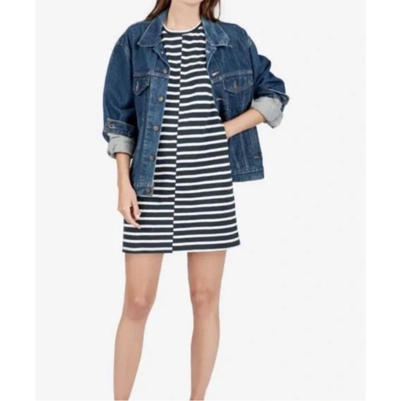 Everlane Dresses & Skirts - Everlane The Beach Tee Shirt Dress Striped Navy & White size medium